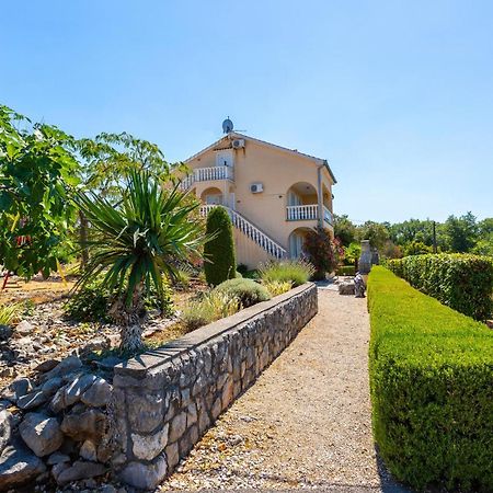 2 Bedroom Beautiful Apartment In Rasopasno Esterno foto