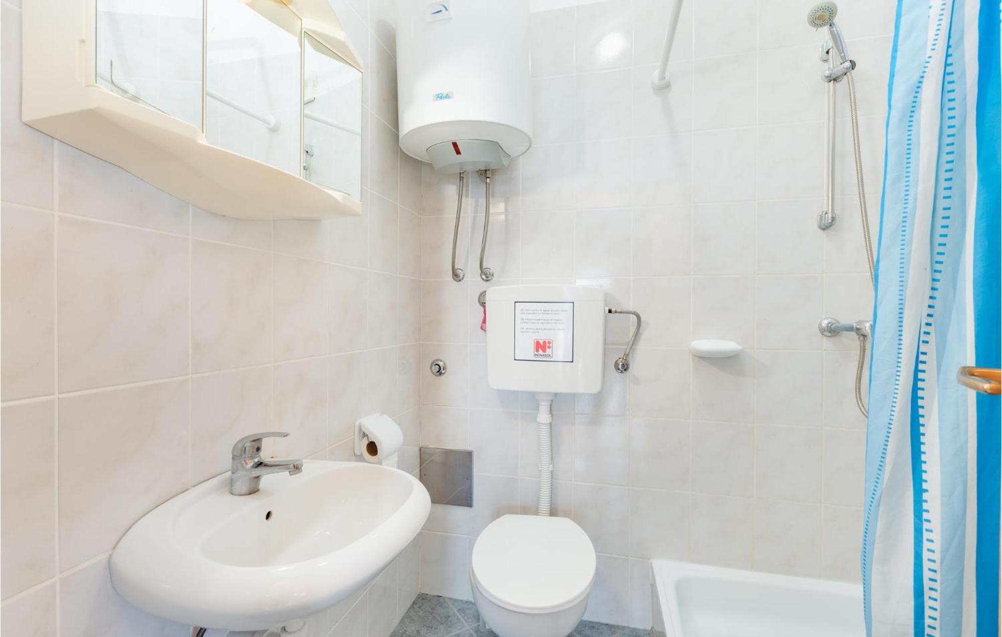 2 Bedroom Beautiful Apartment In Rasopasno Esterno foto