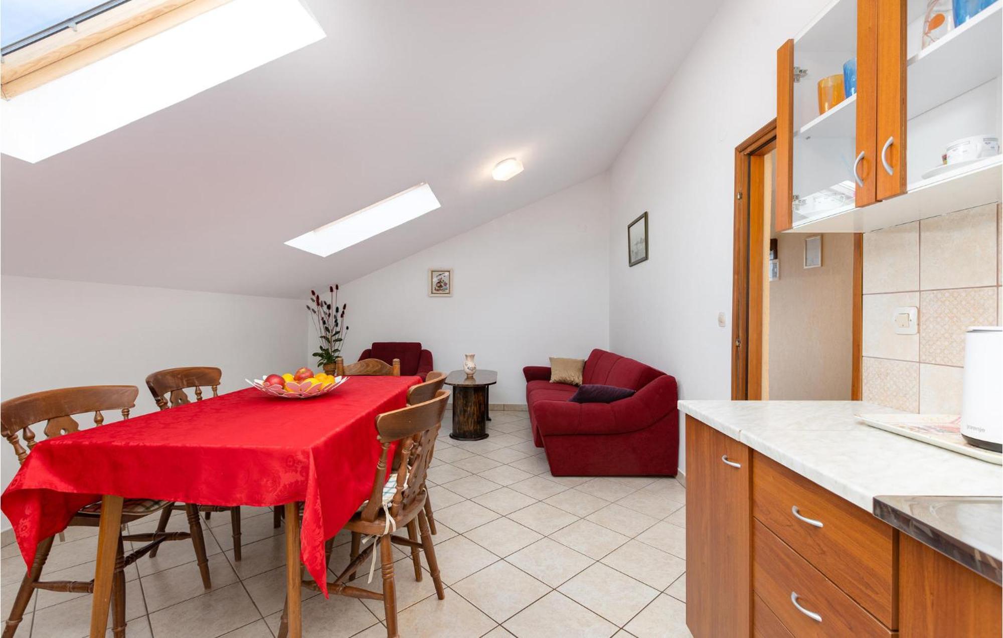 2 Bedroom Beautiful Apartment In Rasopasno Esterno foto