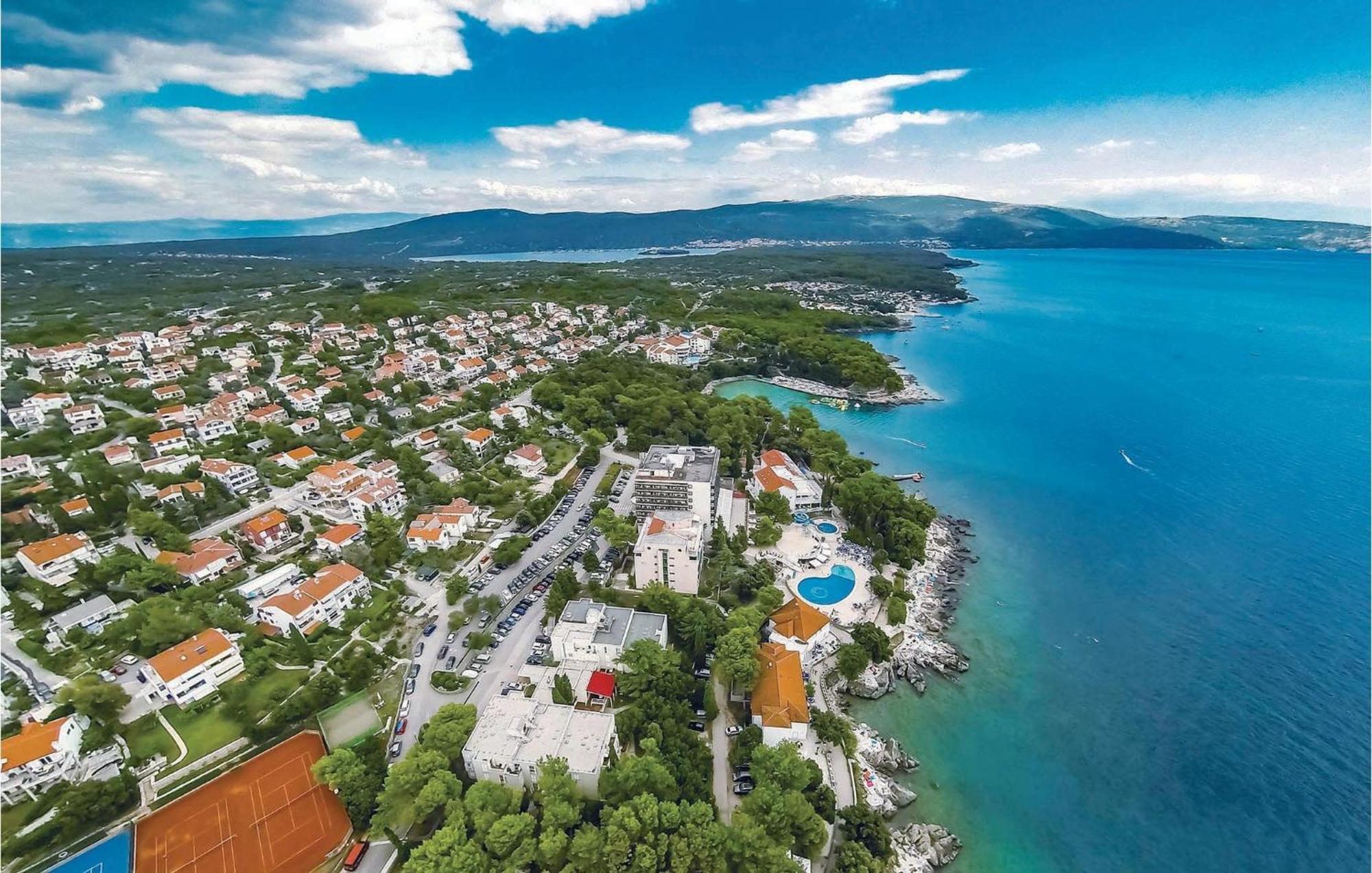 2 Bedroom Beautiful Apartment In Rasopasno Esterno foto